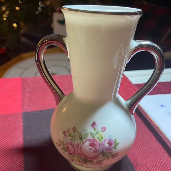 25th Anniversary Vase 5.5” with silver coloured trim - Picture 2 of 6